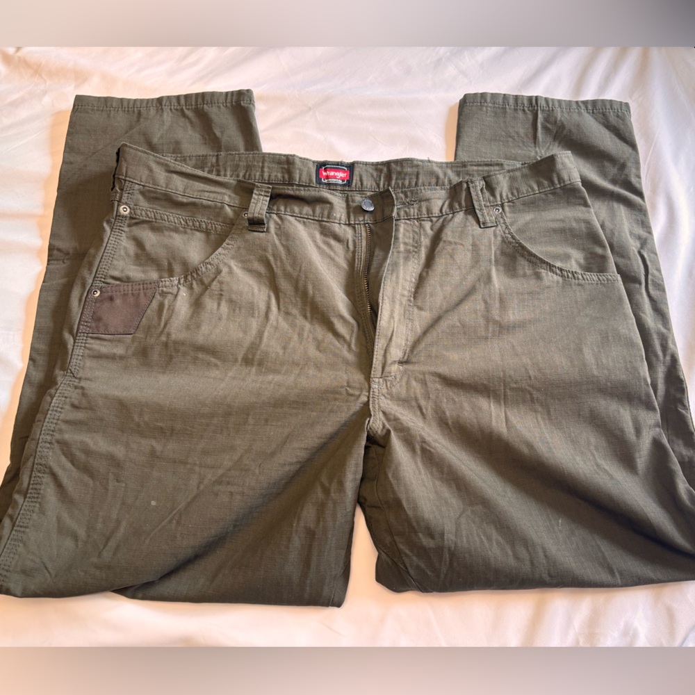 Wrangler Men's Dark Olive Cargo Pants 40x30